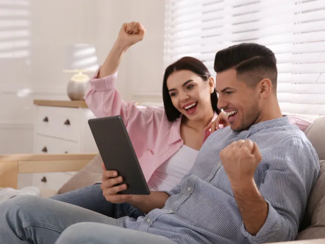 Un couple vient de remporter la vente aux enchères d'un bien immobilier sur Biddit.be.